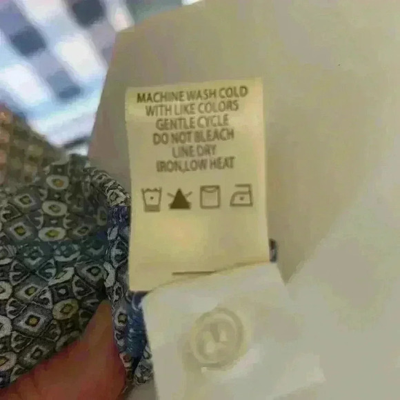 NWT Max Studio Women’s plus size crepe tie front blouse. Size 1 X - Picture 10 of 11